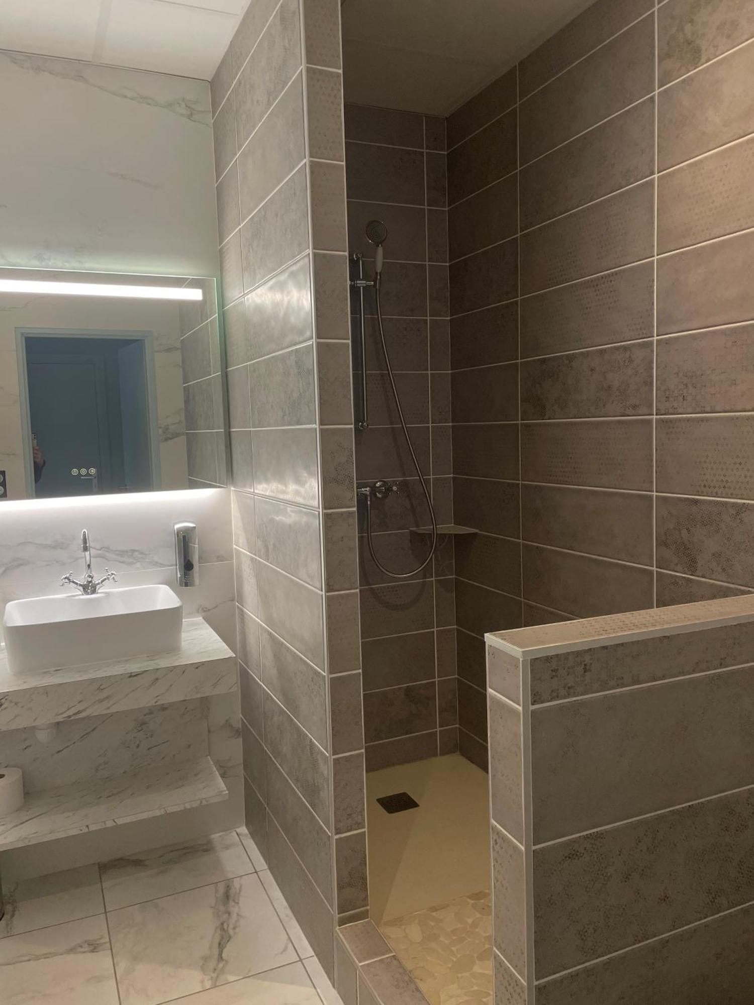 Domaine Clairfontaine Noyarey - Suites Junior Exteriör bild